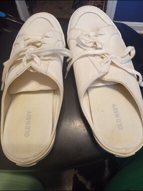 Old Navy Off-White Canvas Slip-On Lace Sneakers Sz 9